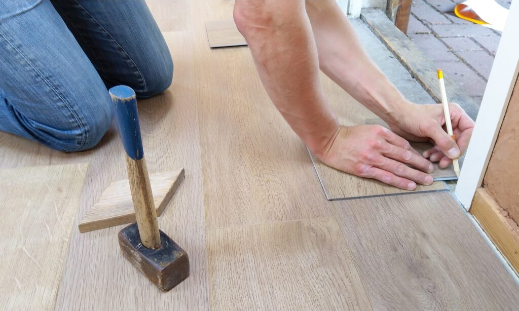 floor-3653899_1920